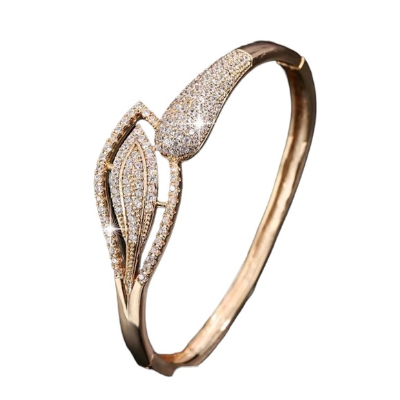 BOGO! 18K Gold Plated With Beautiful Inlaid Zirconia Bracelet NWT NIB - Picture 2 of 2